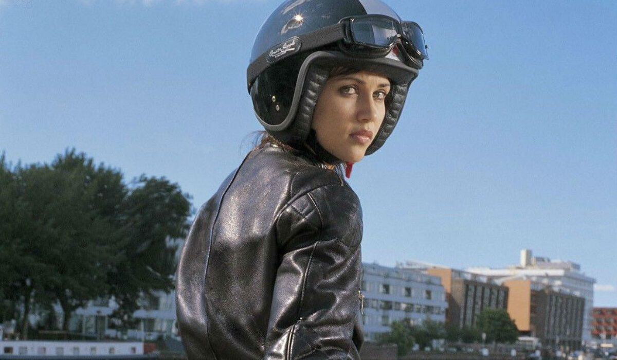 davida-jet-helmet-model-guzzi-motorcycle-feature-image-viva-moto