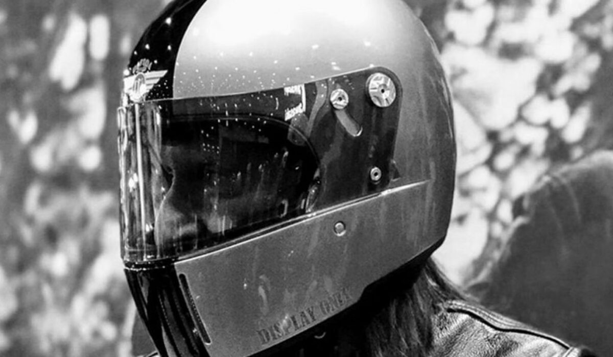 davida-koura-motorcycle-helmet--viva-moto
