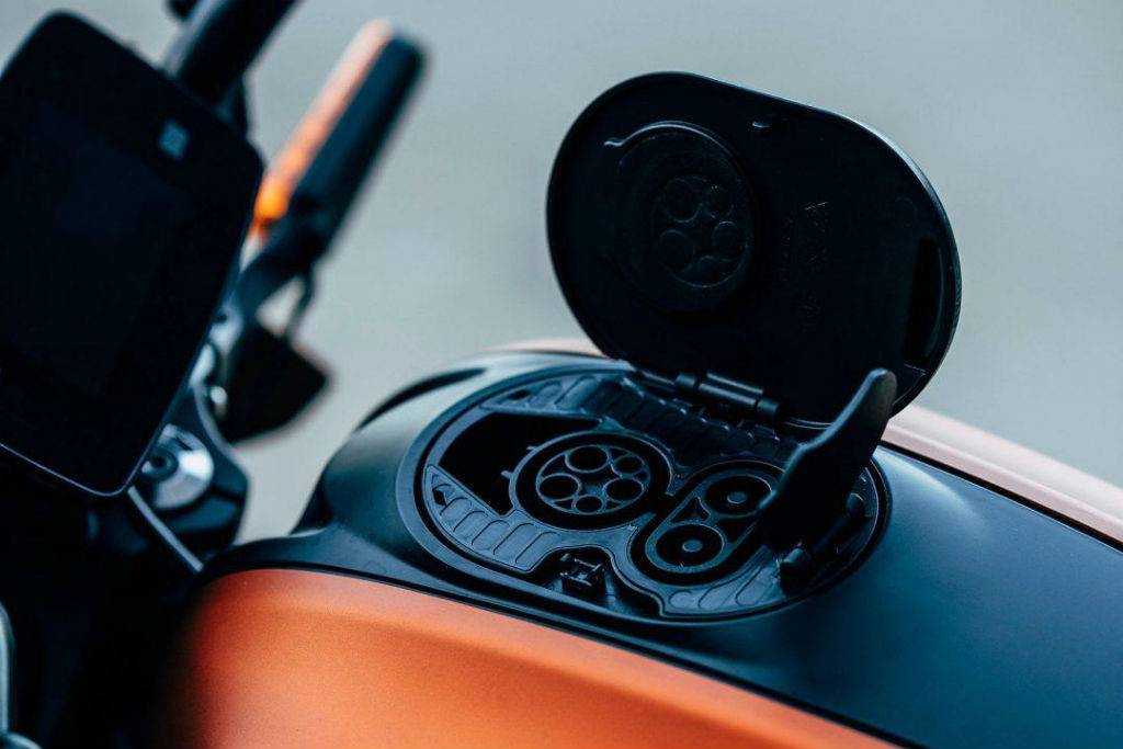 harley-davidson-ebike-livewire-charge-outlet