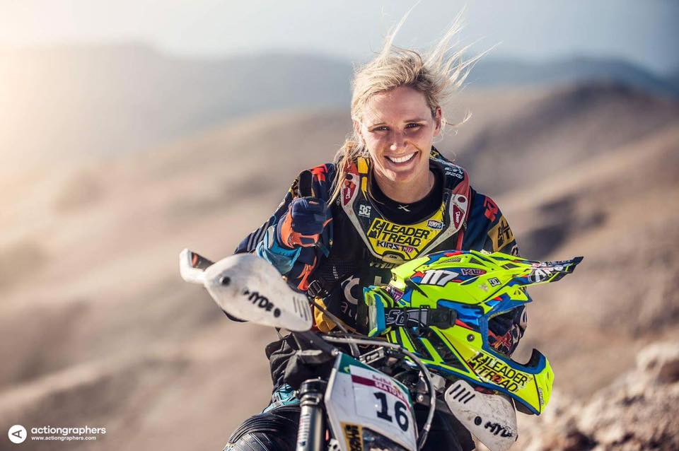 women-rider-giving-thumbs-up