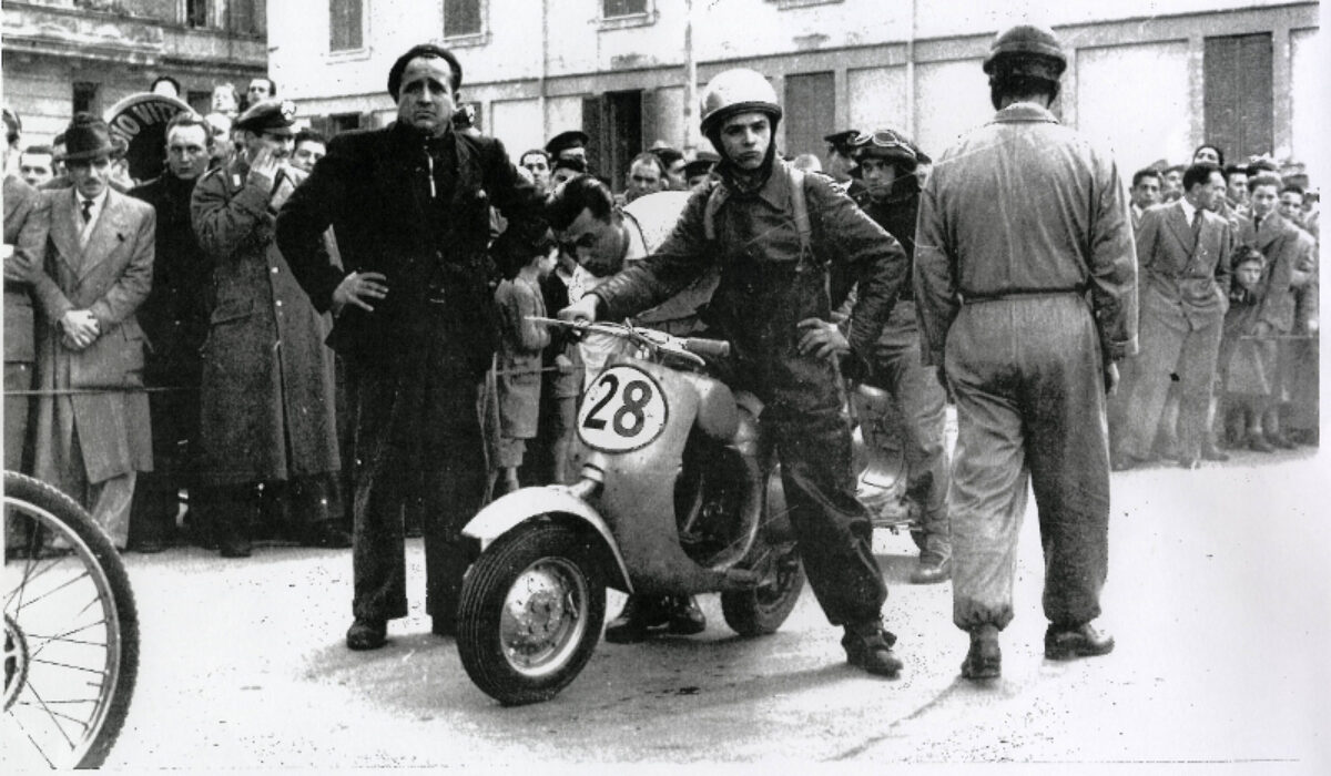 Giuseppe Cau riding the Vespa Circuito 125 in 1949.
