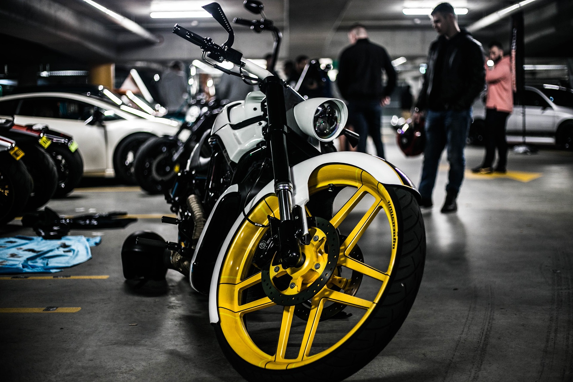 white-chopper-yellow-rims-onetwentyonemedia