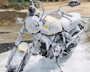 motorcycle-wash-foam-washing-6099451/